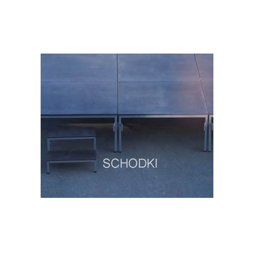 Schodki do podestu scenicznego
